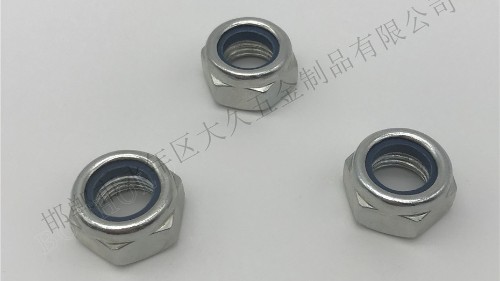 鎖緊螺母在操作過程中需要注意哪些地方？